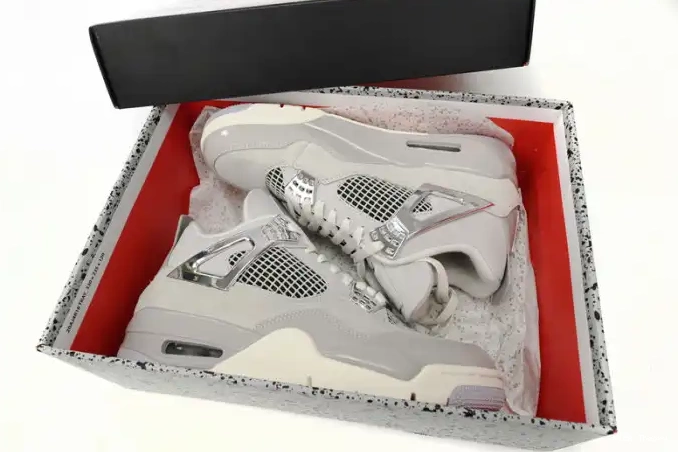 Kick Theory Jordan Frozen Moments 4 WMNS Air AQ9129-001 0501
